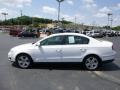 Candy White - Passat Komfort Sedan Photo No. 6