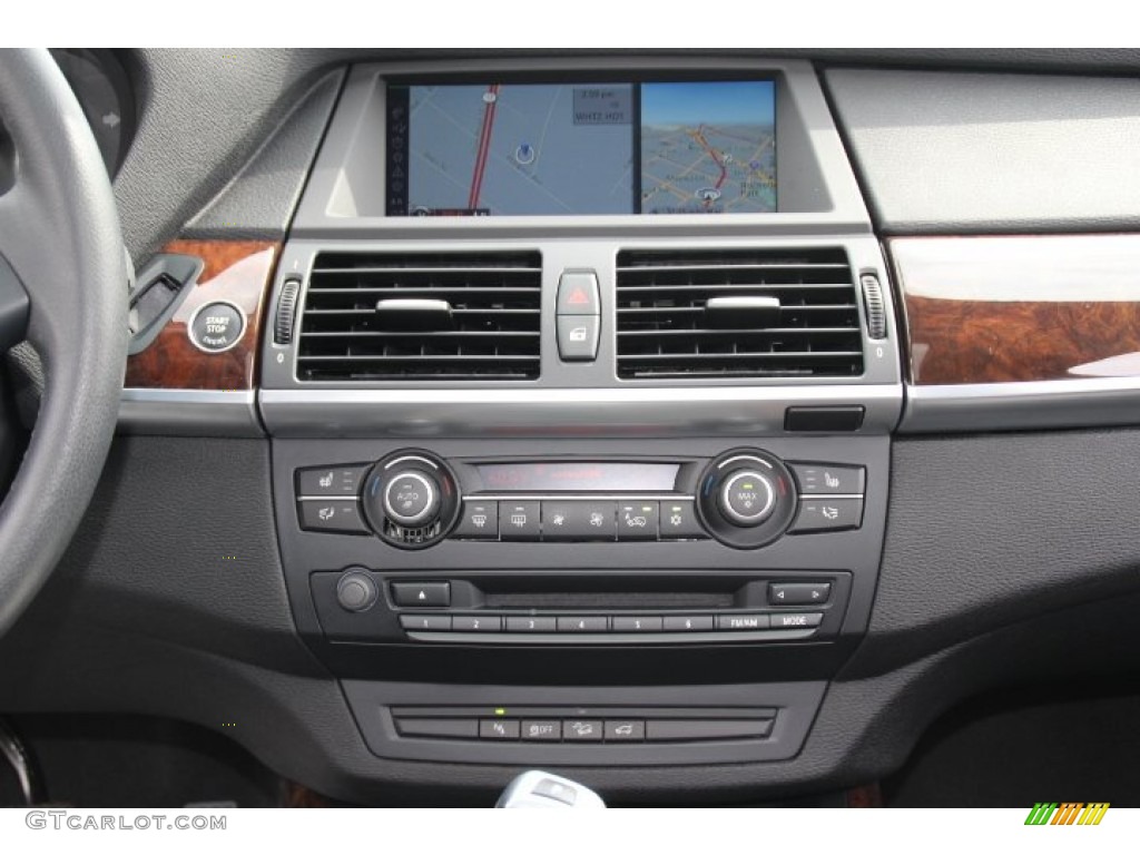 2013 BMW X5 xDrive 35i Premium Controls Photo #83348632