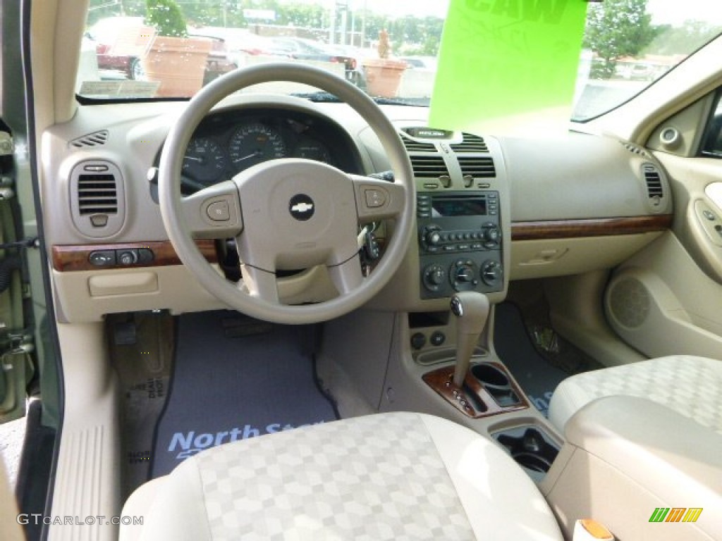 Neutral Beige Interior 2005 Chevrolet Malibu LS V6 Sedan Photo #83348843