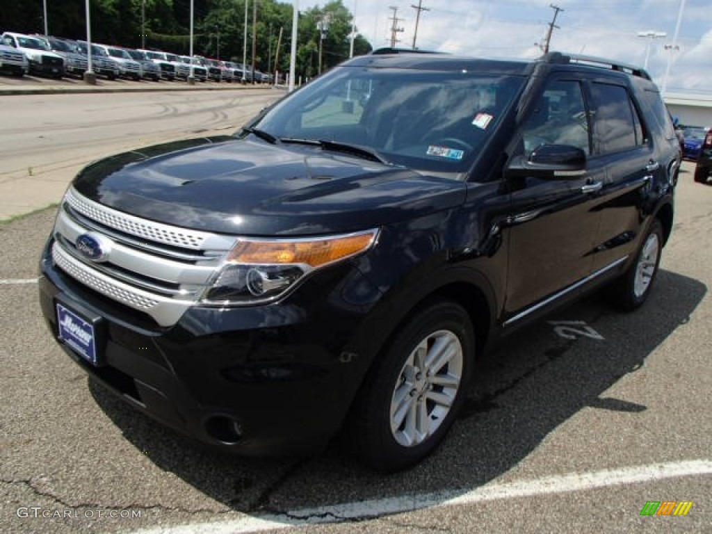 2014 Explorer XLT 4WD - Tuxedo Black / Charcoal Black photo #4