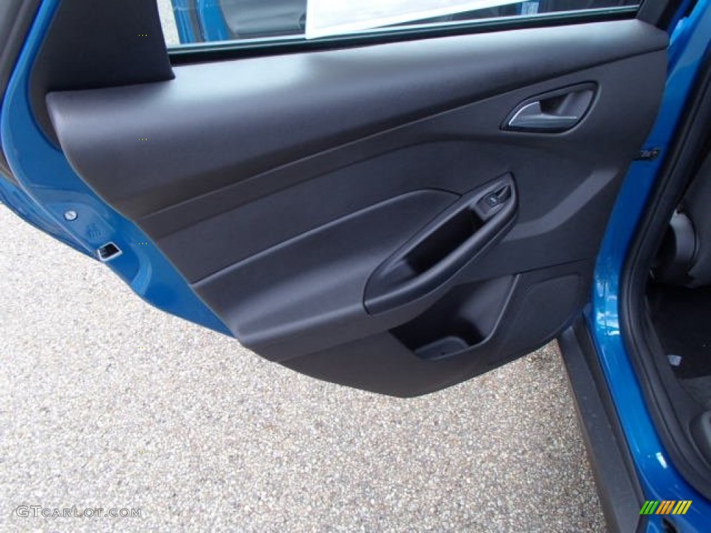 2013 Focus SE Hatchback - Blue Candy / Charcoal Black photo #13