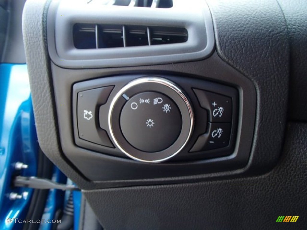 2013 Focus SE Hatchback - Blue Candy / Charcoal Black photo #19