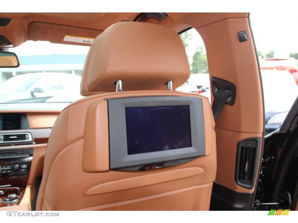 2012 BMW 7 Series 750Li Sedan Entertainment System Photos