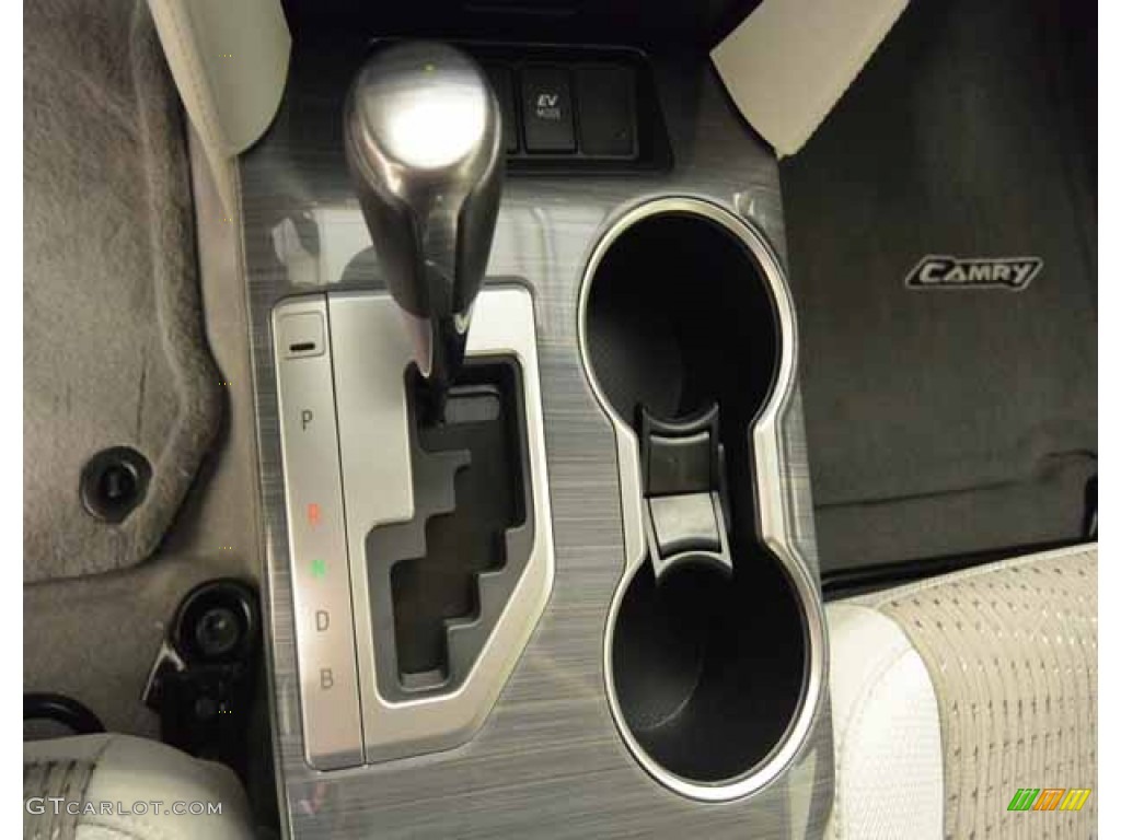 2013 Camry Hybrid LE - Magnetic Gray Metallic / Light Gray photo #15