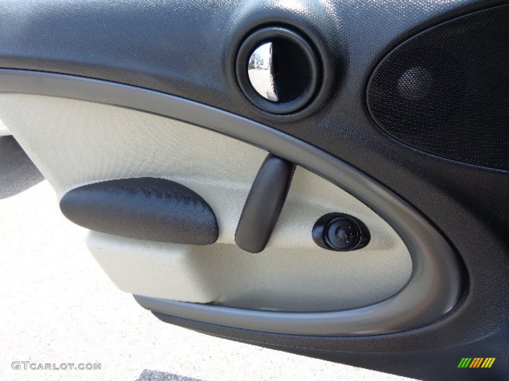 2012 Cooper S Countryman - Crystal Silver Metallic / Carbon Black photo #18