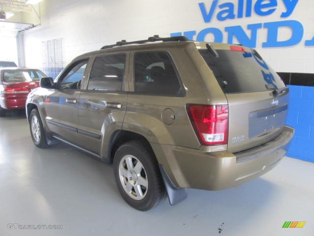 2008 Grand Cherokee Laredo 4x4 - Olive Green Metallic / Khaki photo #3