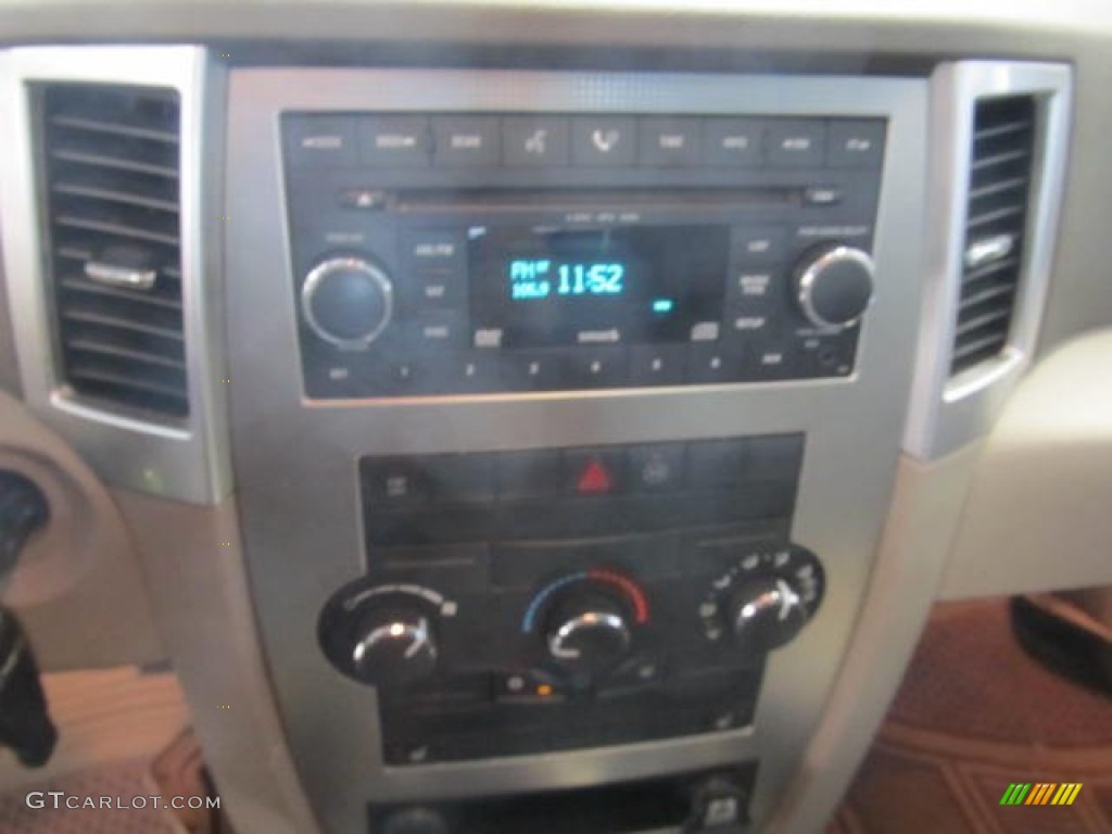 2008 Grand Cherokee Laredo 4x4 - Olive Green Metallic / Khaki photo #12