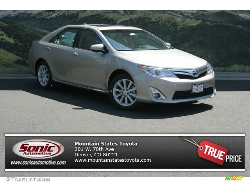 2013 Camry Hybrid XLE - Champagne Mica / Ivory photo #1