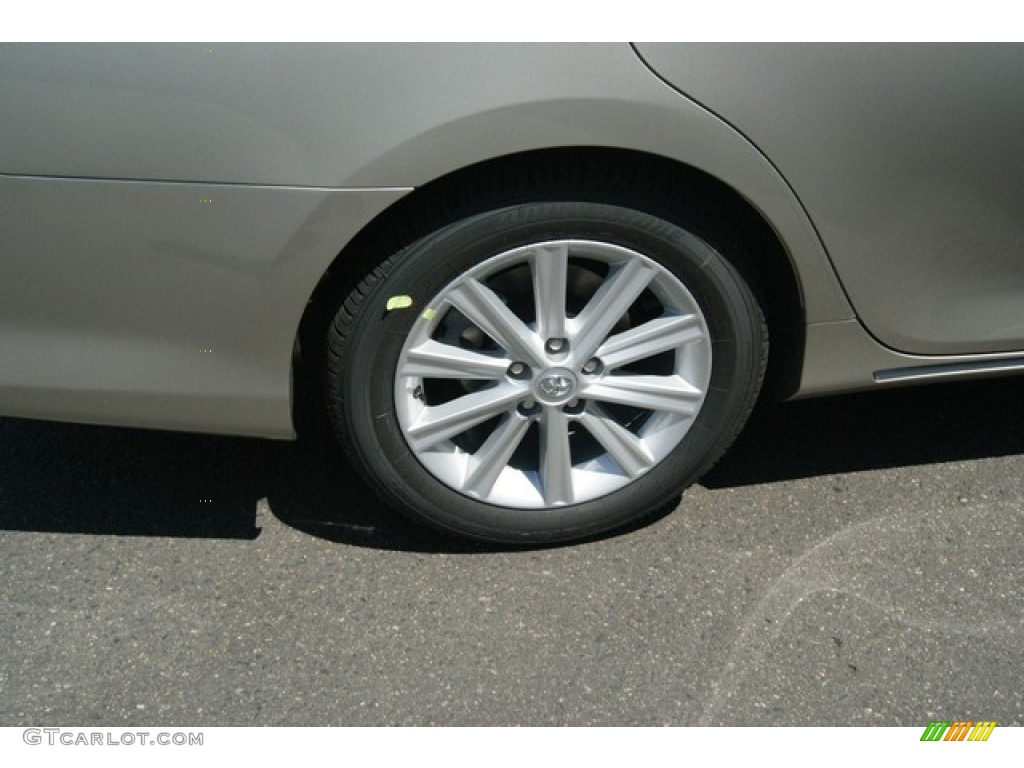 2013 Camry Hybrid XLE - Champagne Mica / Ivory photo #9