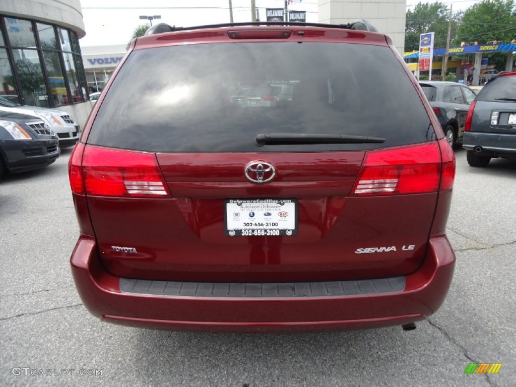 2004 Sienna LE - Salsa Red Pearl / Stone Gray photo #7