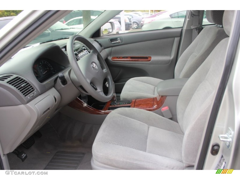 Dark Charcoal Interior 2004 Toyota Camry XLE Photo #83368435