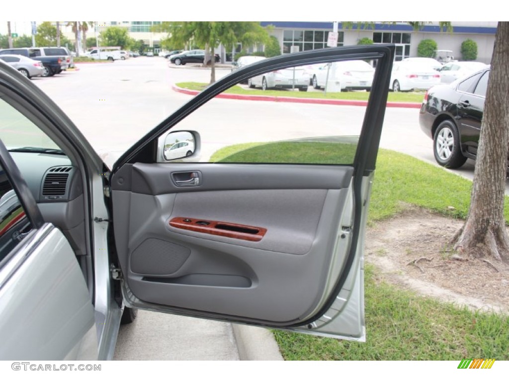 2004 Toyota Camry XLE Door Panel Photos