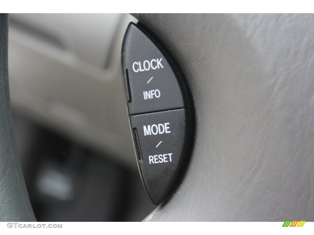 2004 Toyota Camry XLE Controls Photo #83368804