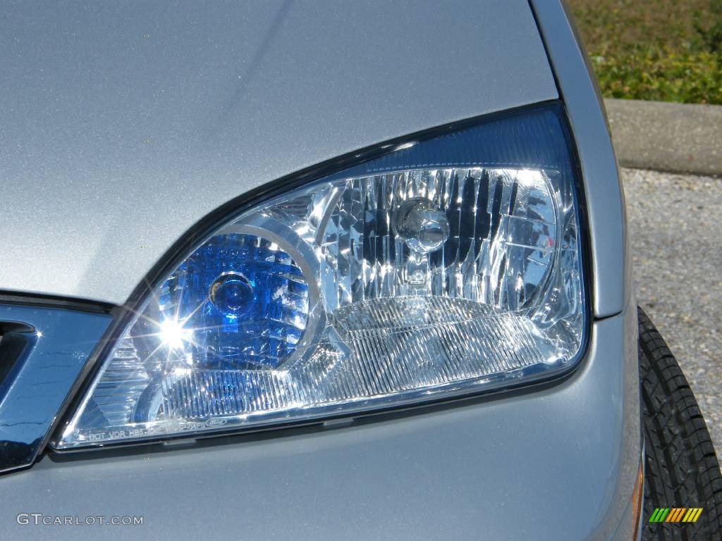 2007 Focus ZX4 SE Sedan - CD Silver Metallic / Charcoal/Light Flint photo #9