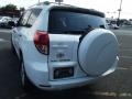 Super White - RAV4 4WD Photo No. 4