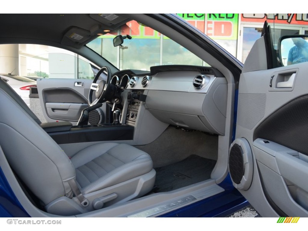 2006 Mustang GT Premium Coupe - Vista Blue Metallic / Light Graphite photo #13