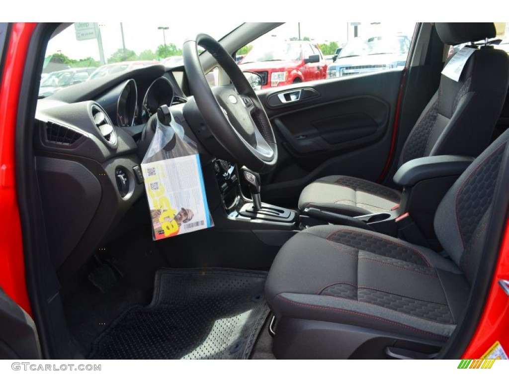 2014 Fiesta SE Sedan - Race Red / Charcoal Black photo #5