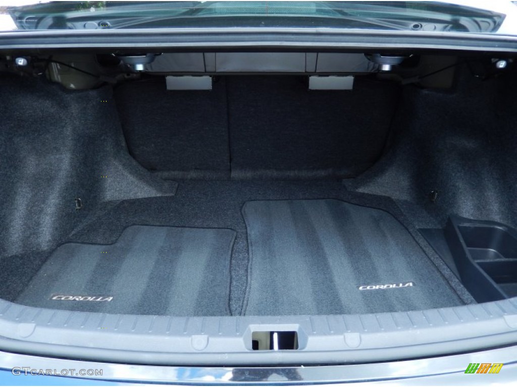 2010 Toyota Corolla S Trunk Photos