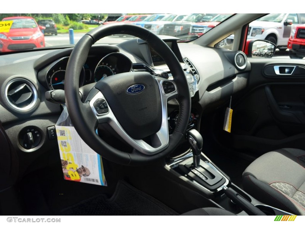 2014 Fiesta SE Sedan - Race Red / Charcoal Black photo #6