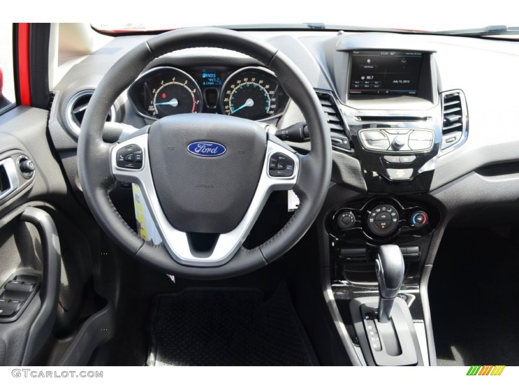 2014 Ford Fiesta SE Sedan Charcoal Black Dashboard Photo #83382439