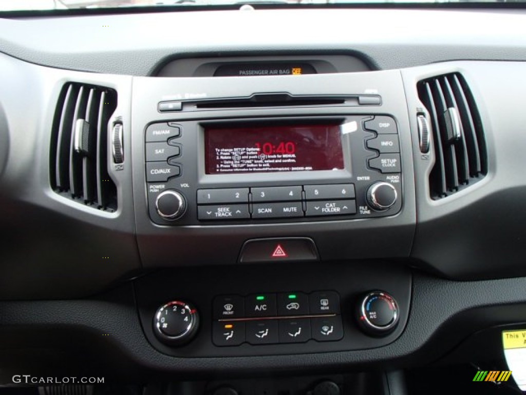 2013 Kia Sportage LX AWD Controls Photo #83383159