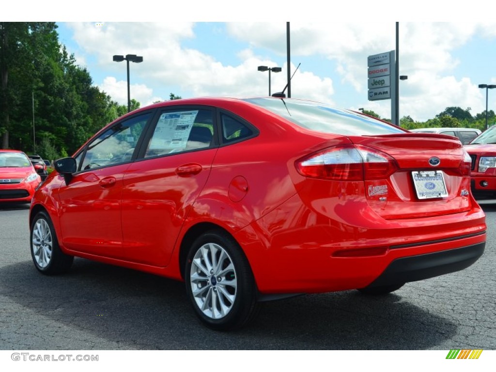 2014 Fiesta SE Sedan - Race Red / Charcoal Black photo #23