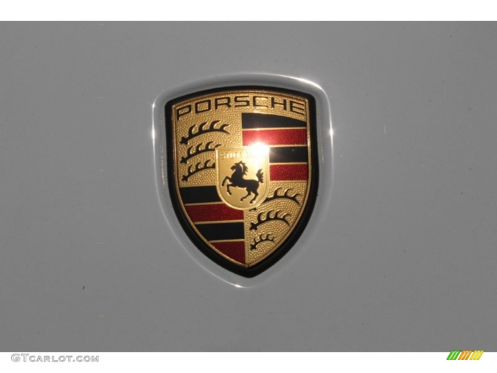 2013 Porsche Cayenne Diesel Marks and Logos Photos