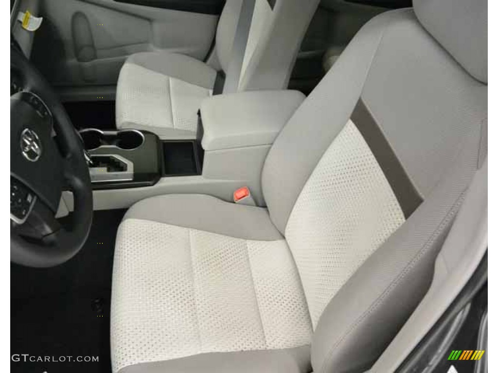 2013 Camry L - Magnetic Gray Metallic / Ash photo #8