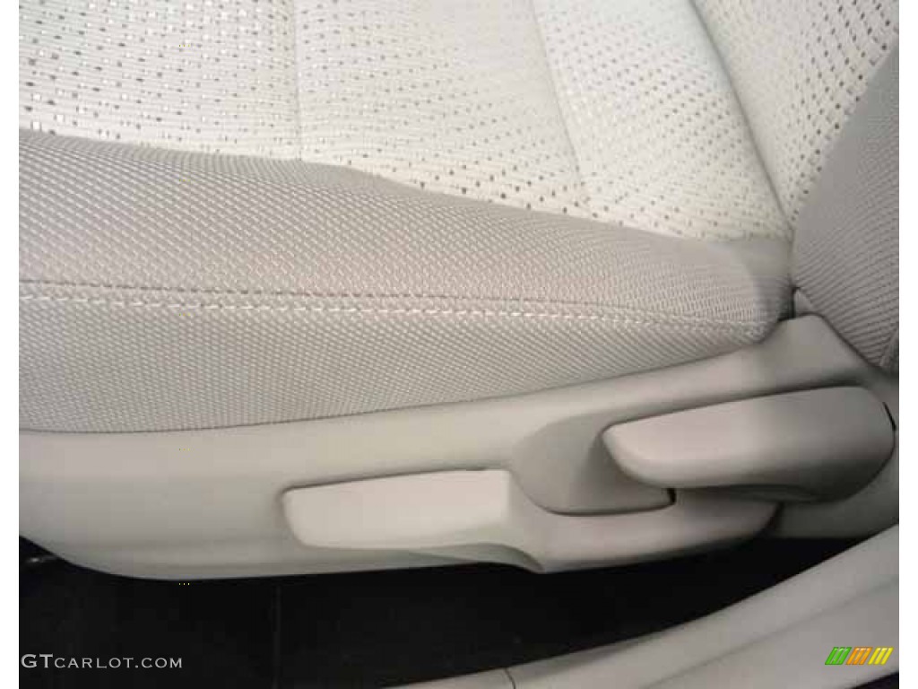 2013 Camry L - Magnetic Gray Metallic / Ash photo #9