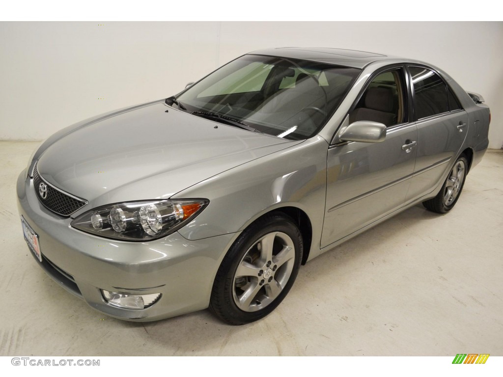 2005 Camry SE V6 - Mineral Green Opalescent / Fawn photo #5