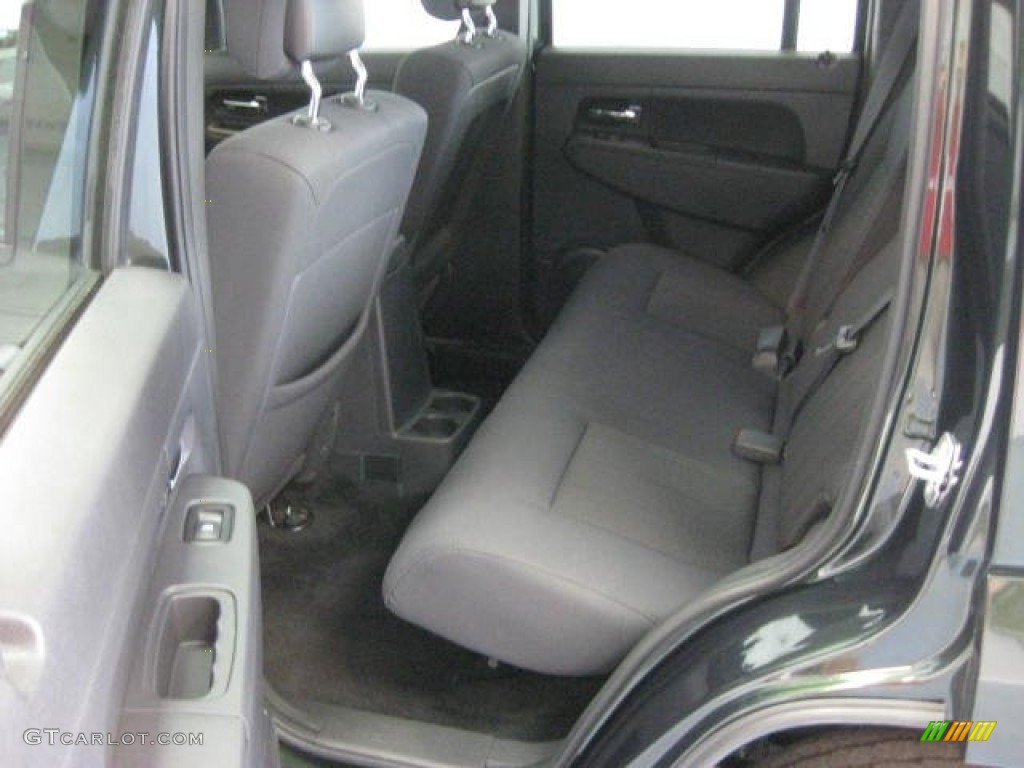 2011 Liberty Sport 4x4 - Natural Green Metallic / Dark Slate Gray photo #11
