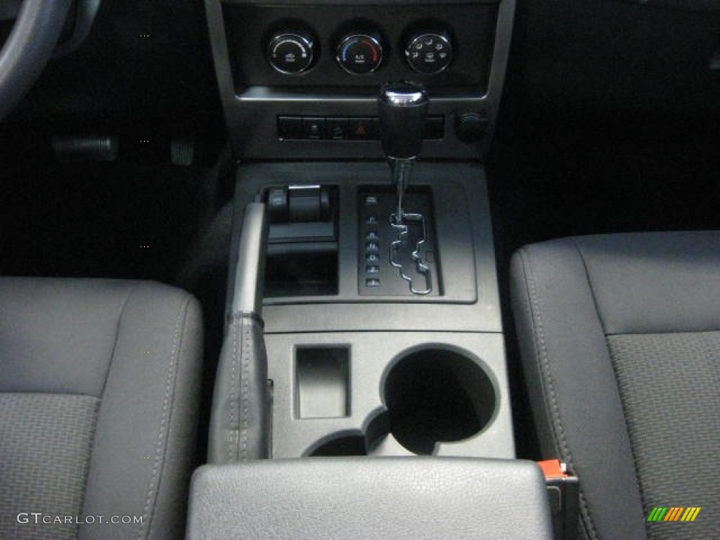2011 Liberty Sport 4x4 - Natural Green Metallic / Dark Slate Gray photo #22