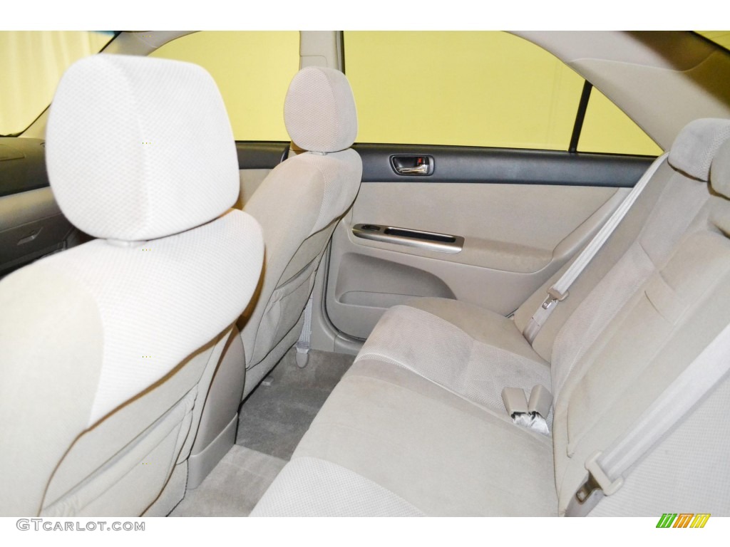 2005 Toyota Camry SE V6 Rear Seat Photos