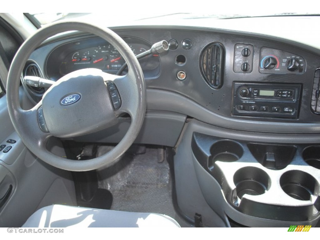 2008 Ford E Series Van E350 Super Duty XL Passenger 4x4 Dashboard Photos