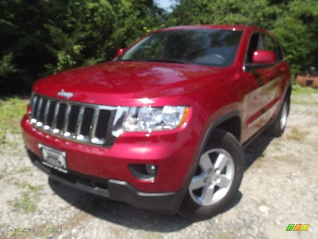 2011 Grand Cherokee Laredo 4x4 - Inferno Red Crystal Pearl / Black photo #1