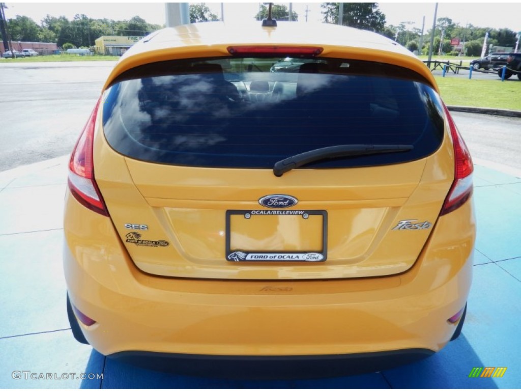 2011 Fiesta SES Hatchback - Yellow Blaze Metallic Tri-Coat / Charcoal Black/Blue Cloth photo #4