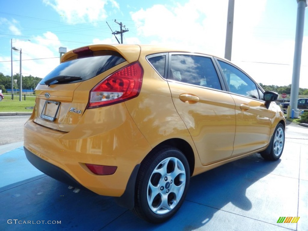 2011 Fiesta SES Hatchback - Yellow Blaze Metallic Tri-Coat / Charcoal Black/Blue Cloth photo #5