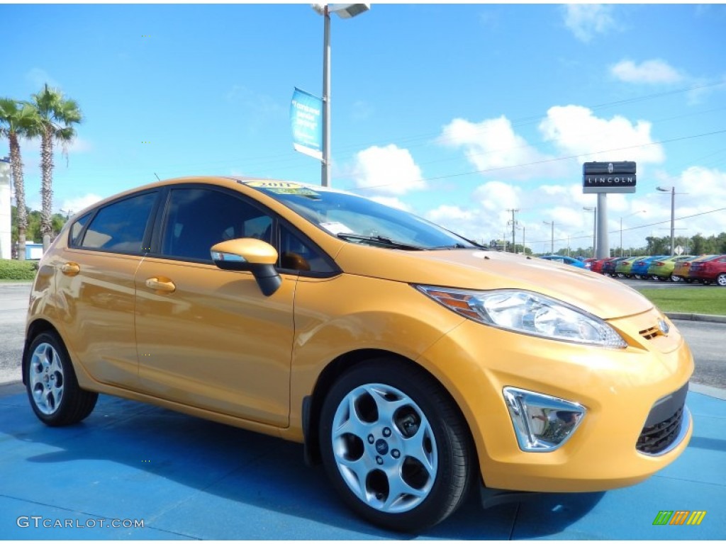 2011 Fiesta SES Hatchback - Yellow Blaze Metallic Tri-Coat / Charcoal Black/Blue Cloth photo #7