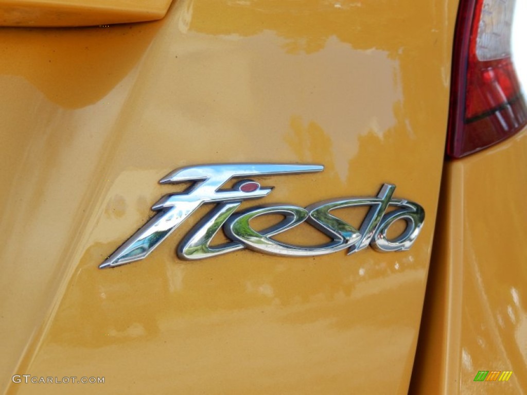 2011 Fiesta SES Hatchback - Yellow Blaze Metallic Tri-Coat / Charcoal Black/Blue Cloth photo #9