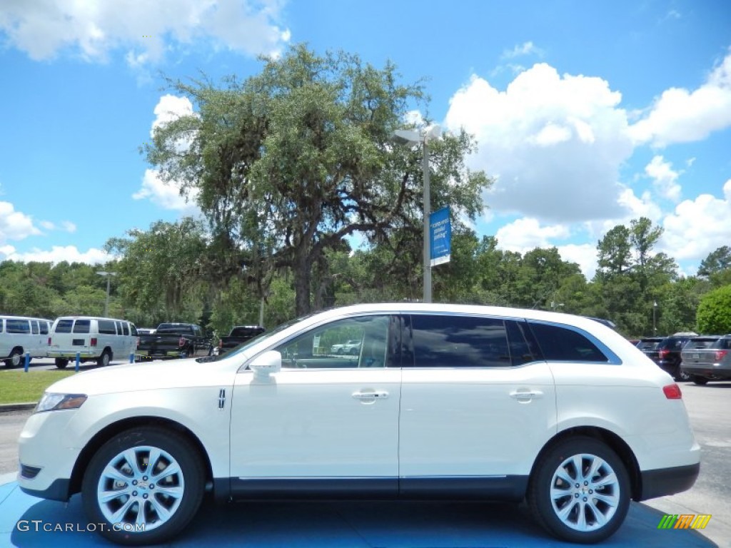 Crystal Champagne 2014 Lincoln MKT FWD Exterior Photo #83397551