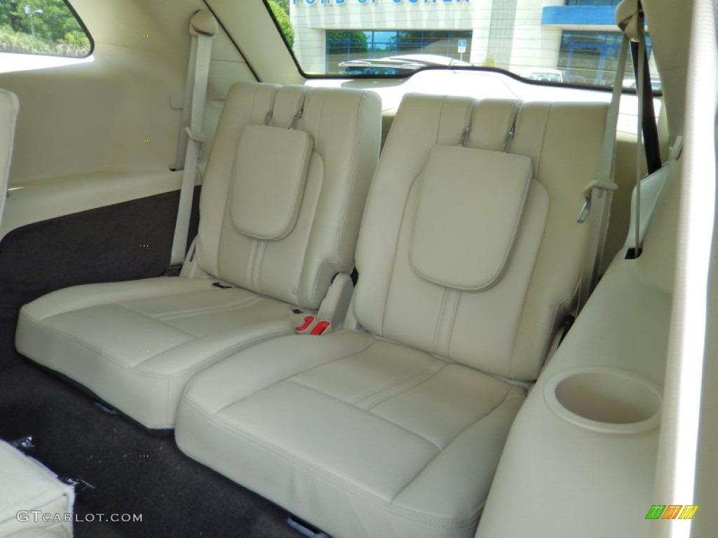 2014 Lincoln MKT FWD Rear Seat Photo #83397709