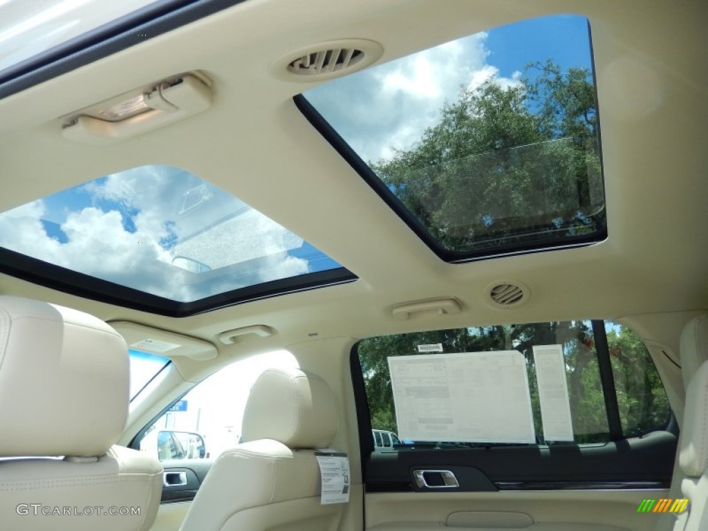 2014 Lincoln MKT FWD Sunroof Photos