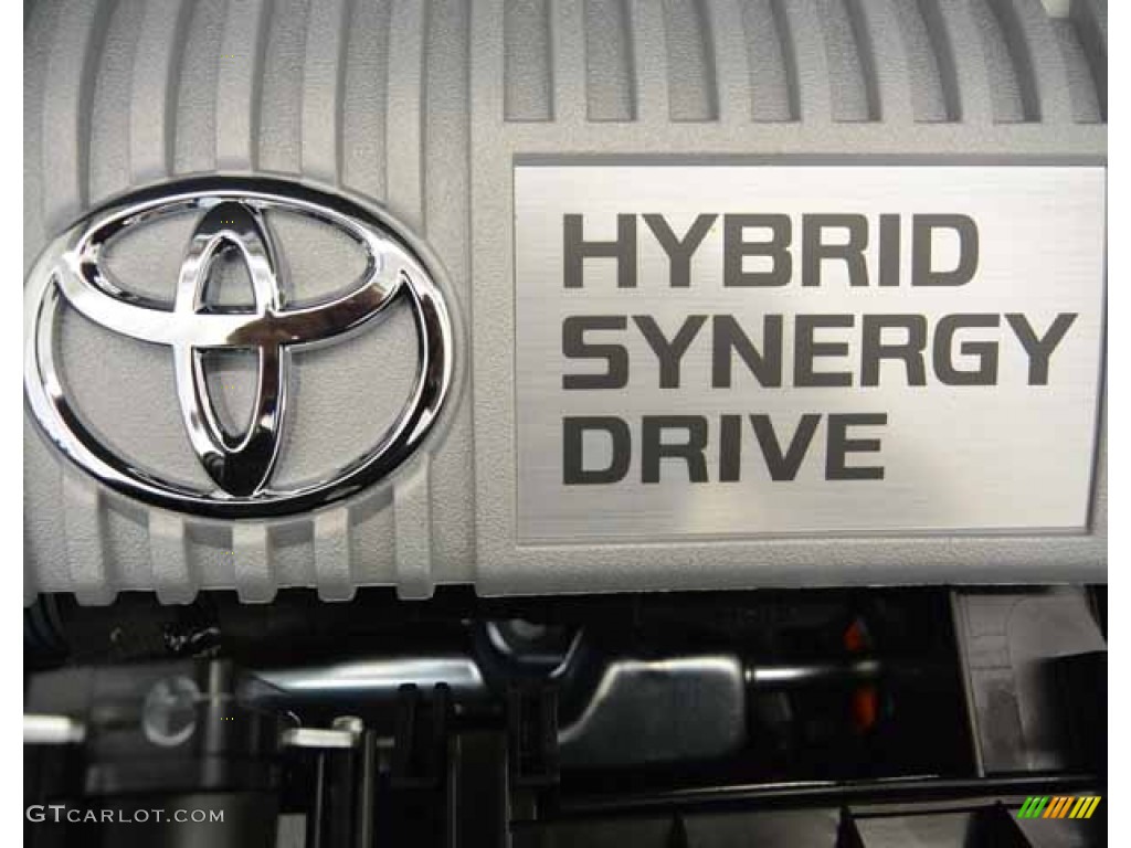 2013 Toyota Prius Four Hybrid Marks and Logos Photos