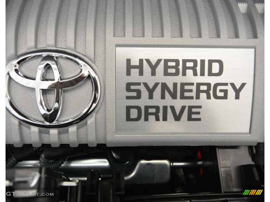 2013 Toyota Prius Three Hybrid Marks and Logos Photo #83400193