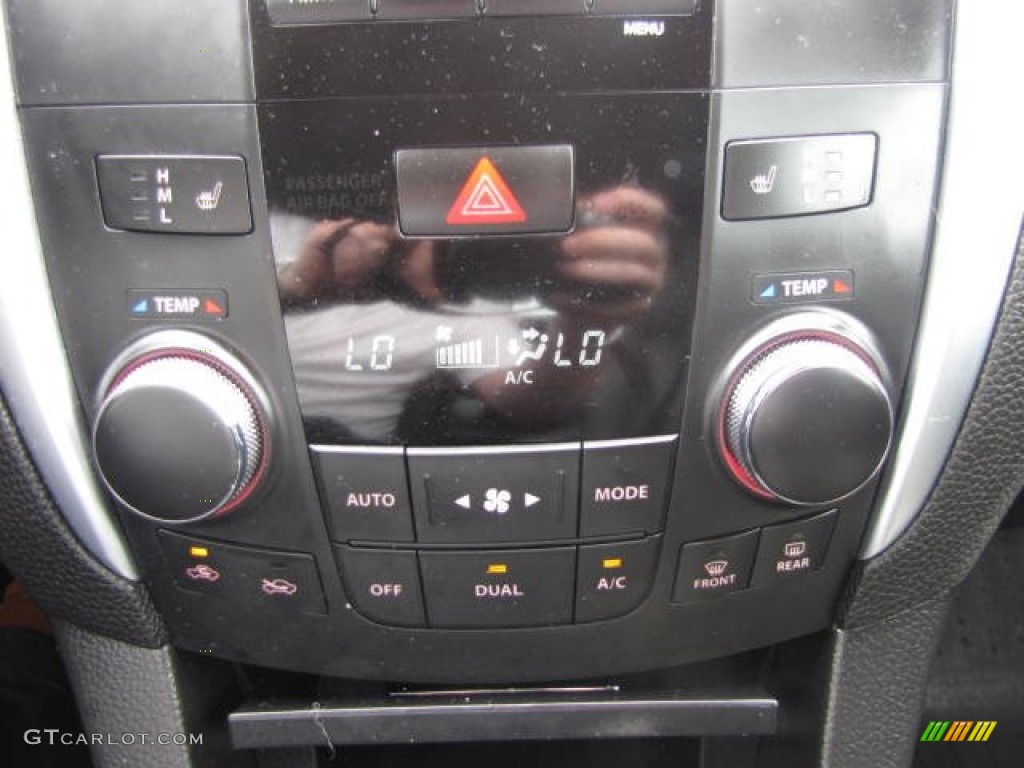 2012 Suzuki Kizashi Sport SLS AWD Controls Photo #83400993