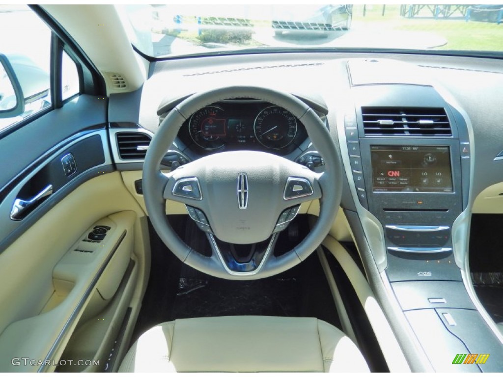 2013 Lincoln MKZ 3.7L V6 FWD Dashboard Photos