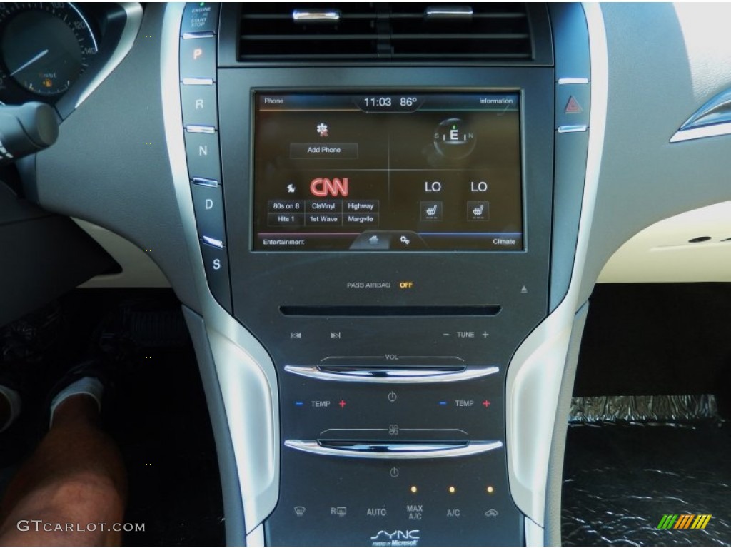2013 Lincoln MKZ 3.7L V6 FWD Controls Photo #83403610