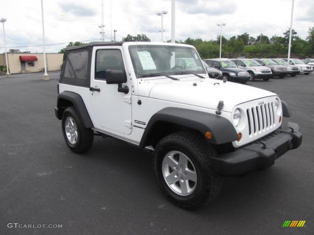 2011 Wrangler Sport 4x4 - Bright White / Black photo #3