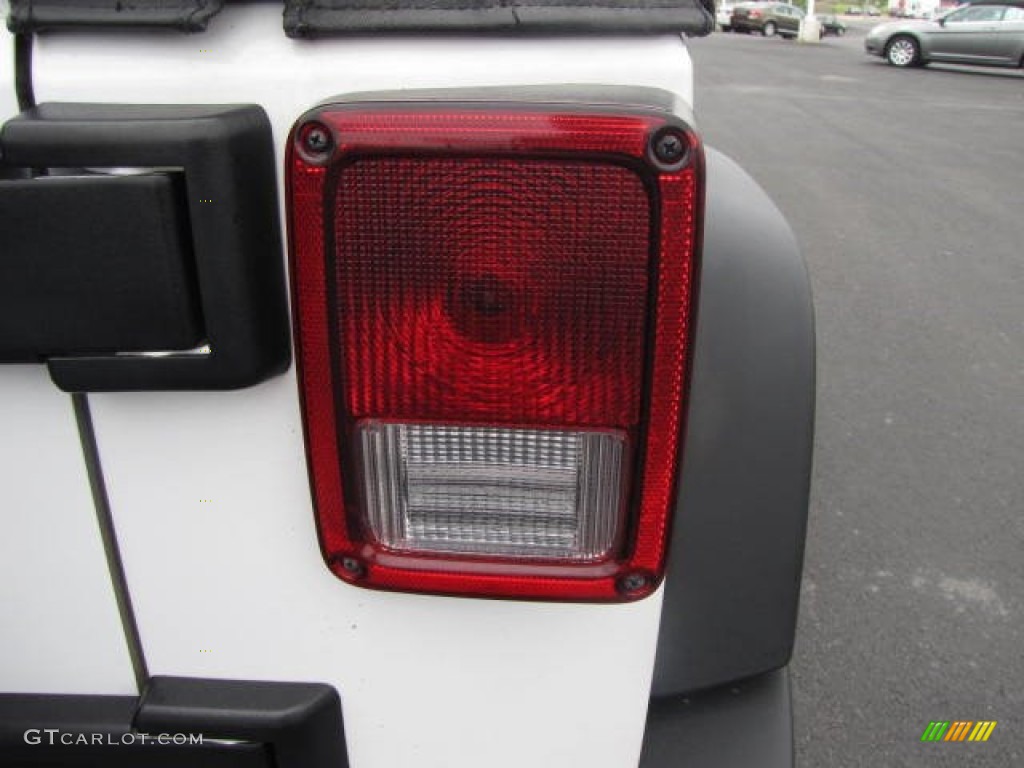 2011 Wrangler Sport 4x4 - Bright White / Black photo #11