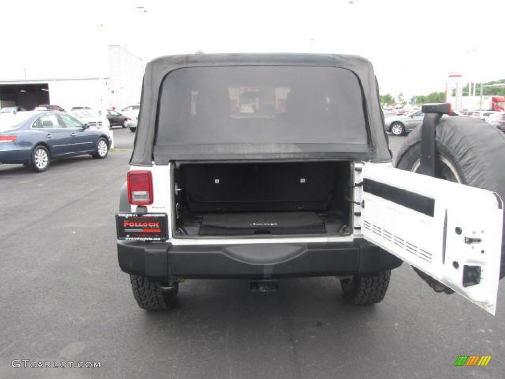 2011 Wrangler Sport 4x4 - Bright White / Black photo #24